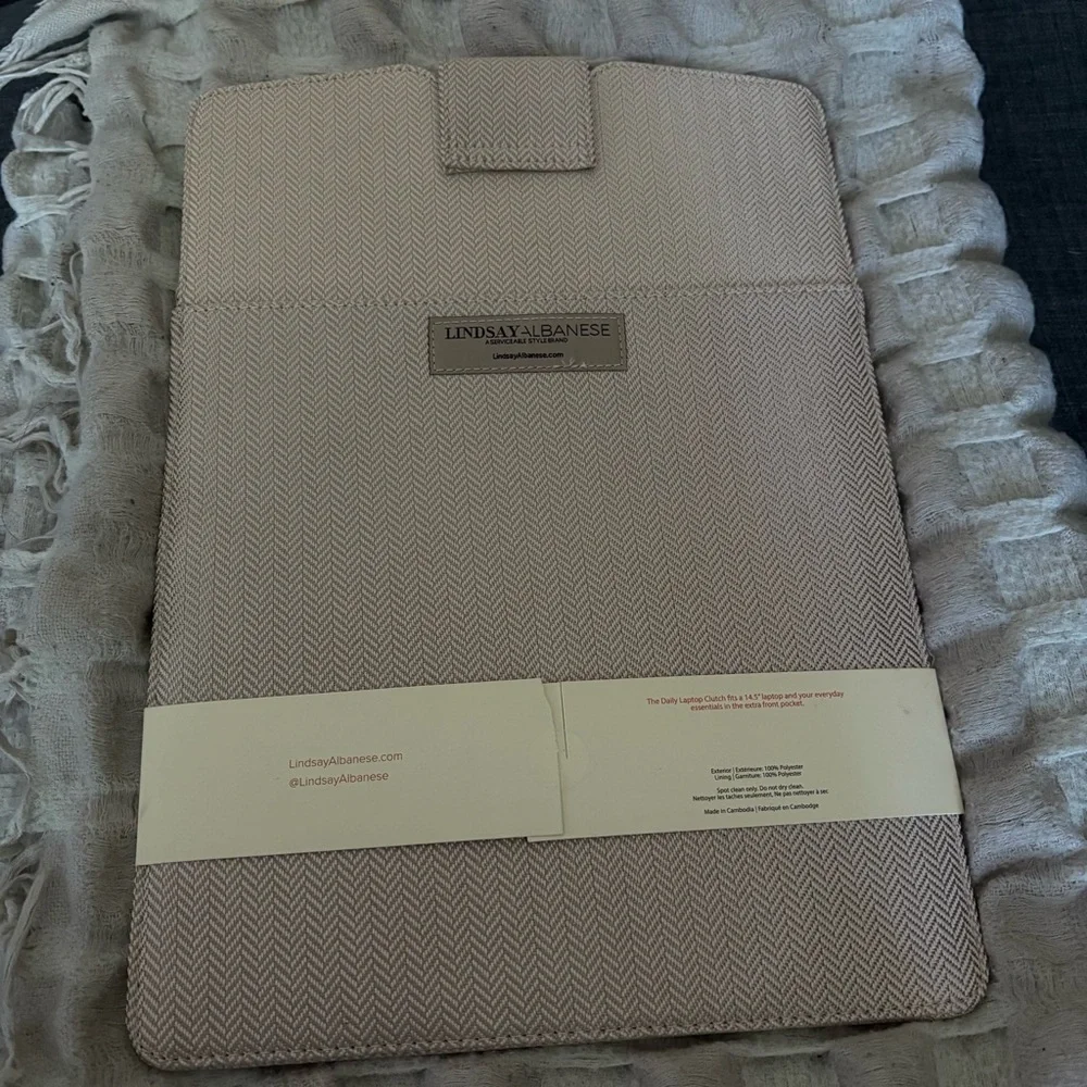 NWT Lindsay Albanese LIMITED EDITION DAILY LAPTOP CLUTCH SLEEVE HERRINGBONE
